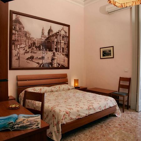 Picone Bed&Breakfast Catânia Quarto foto